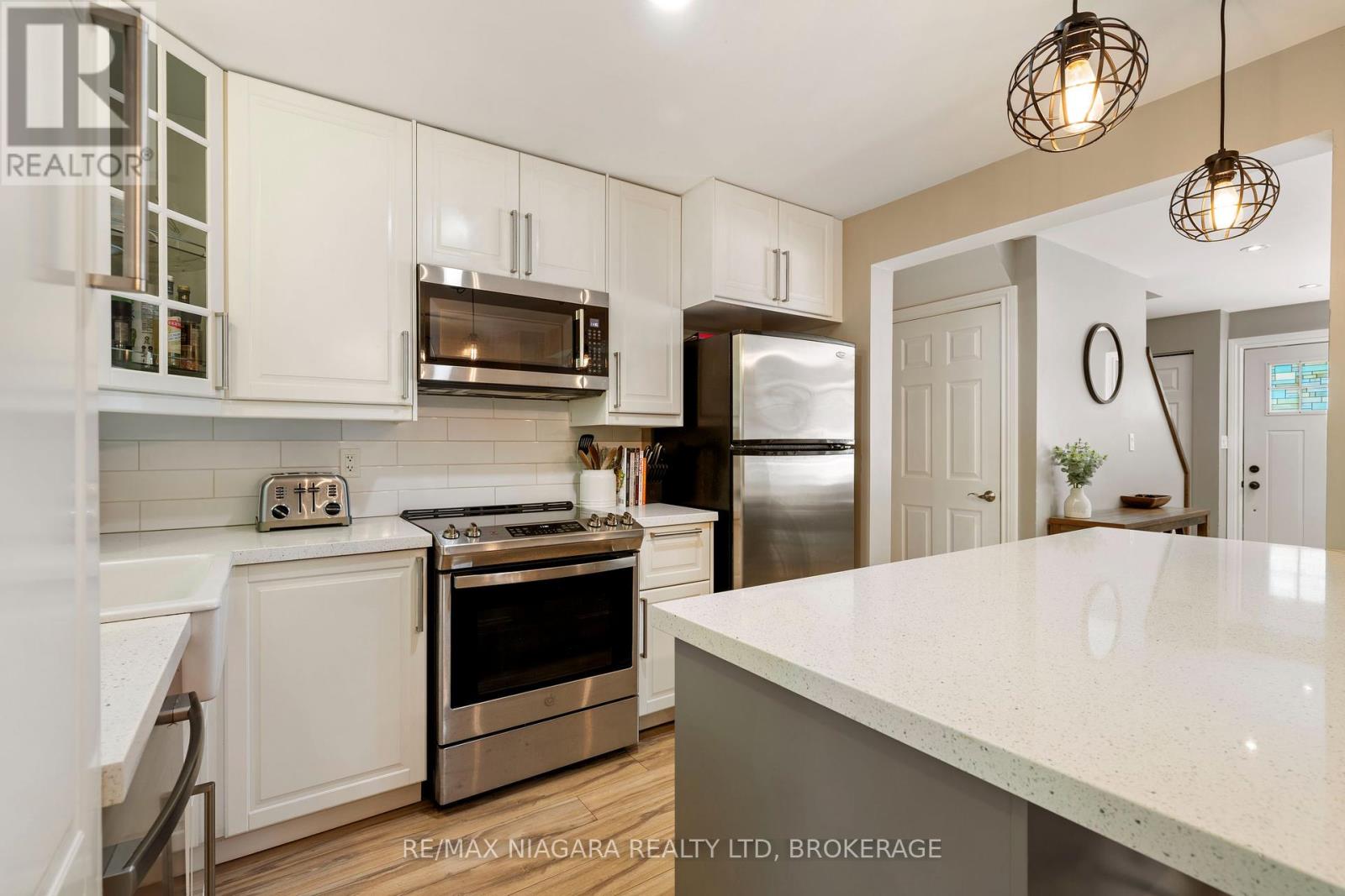 Photo 24 of 1 Bardadyn Court, St Catharines ON