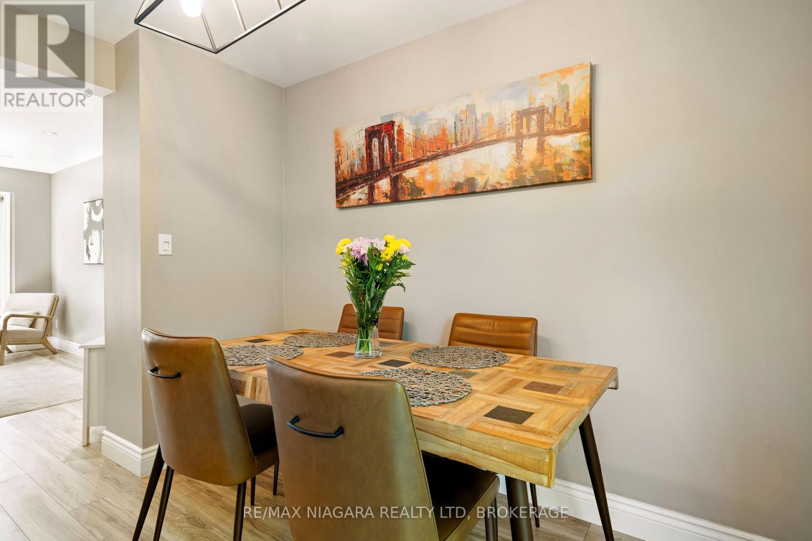 Photo 6 of 1 Bardadyn Court, St Catharines ON