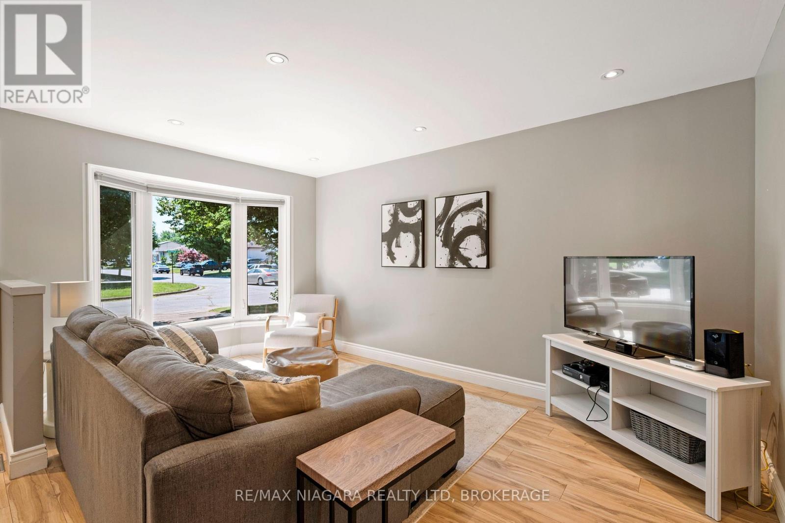 Photo 18 of 1 Bardadyn Court, St Catharines ON