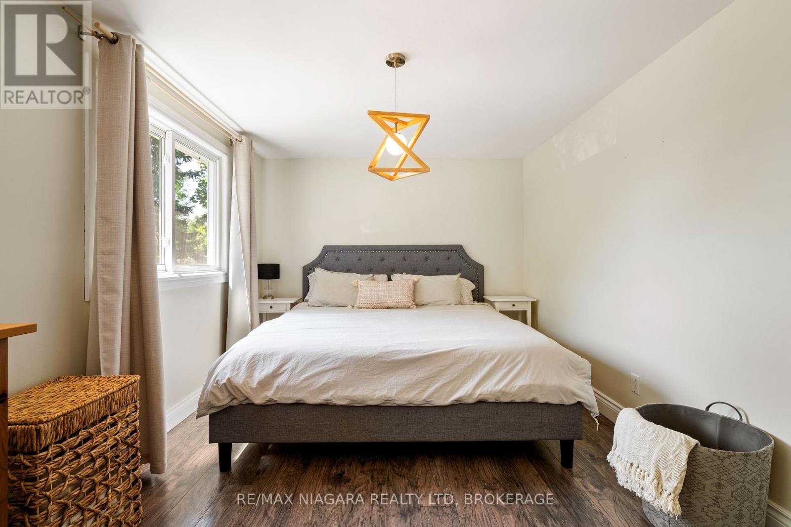 Photo 25 of 1 Bardadyn Court, St Catharines ON