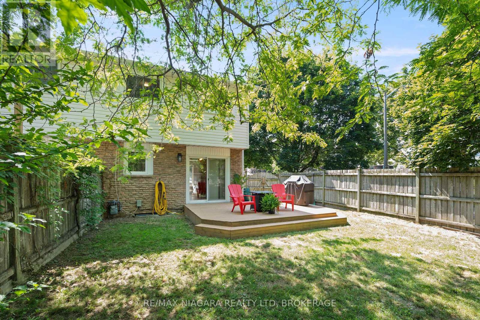 Photo 10 of 1 Bardadyn Court, St Catharines ON