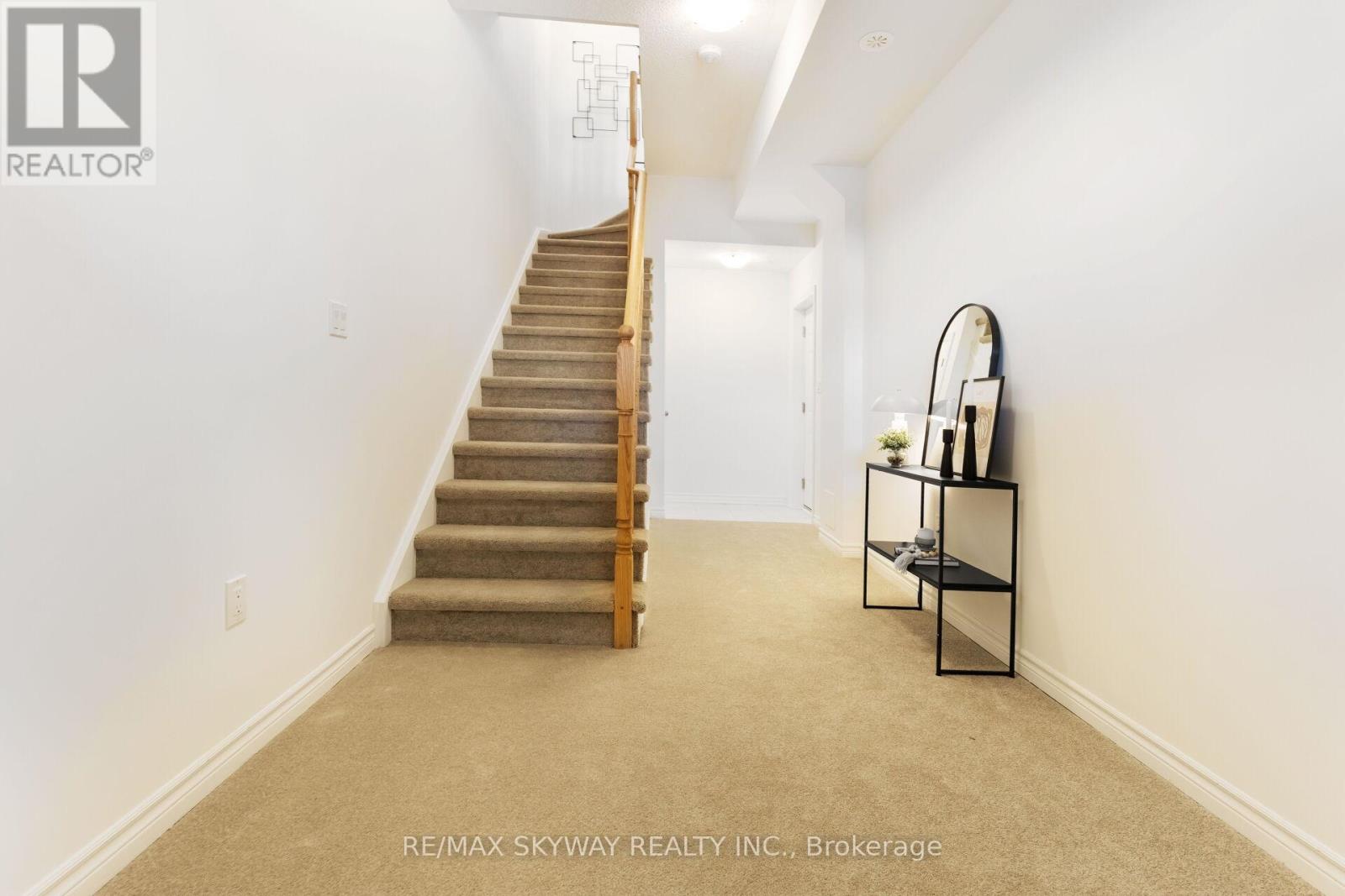 Photo 3 of 26 Springdale Avenue, Caledon ON