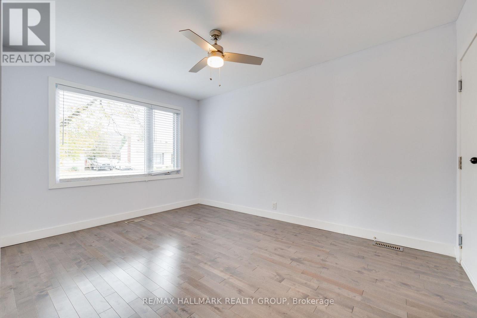 Photo 3 of 900 Wingate Drive, Ottawa ON