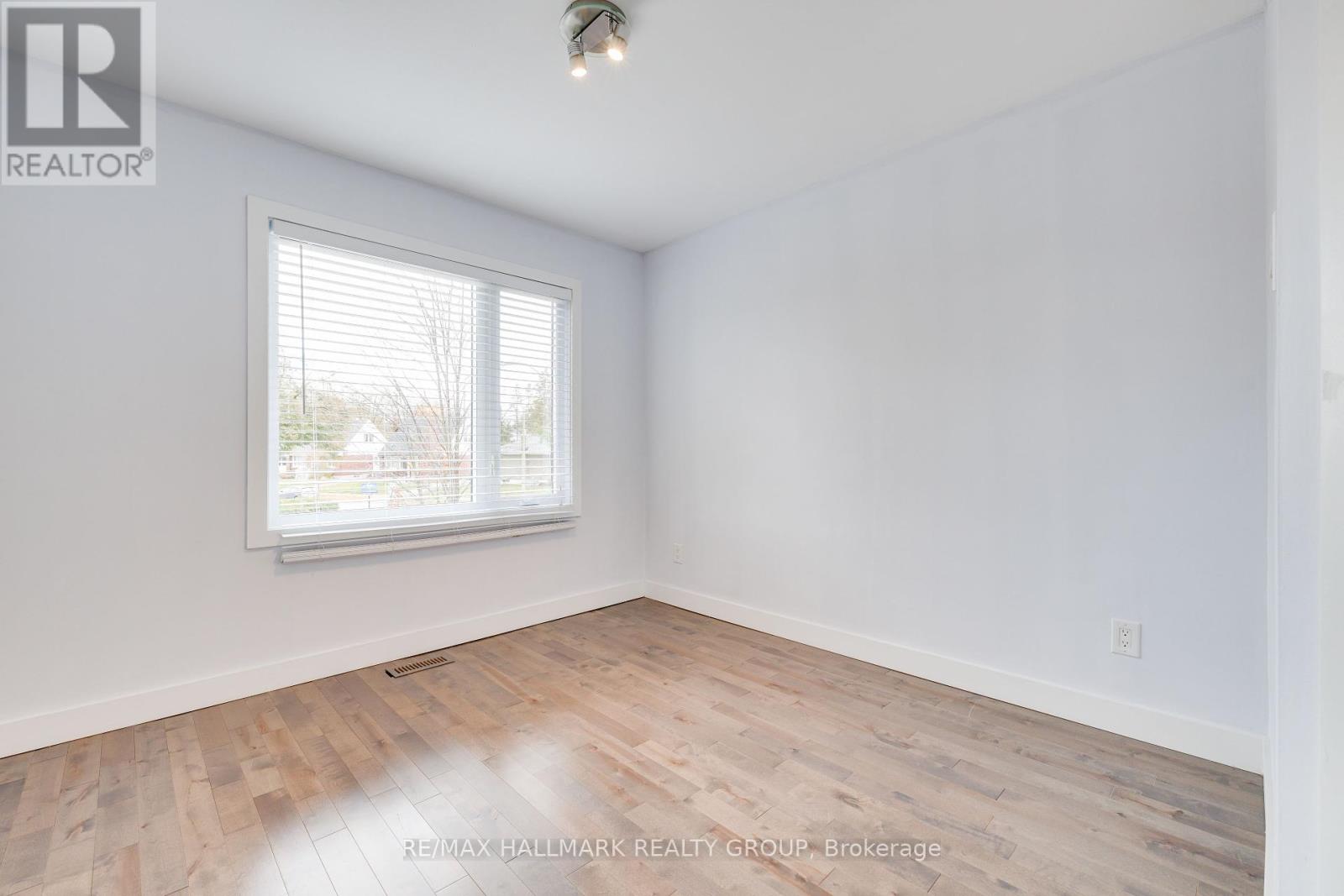 Photo 18 of 900 Wingate Drive, Ottawa ON