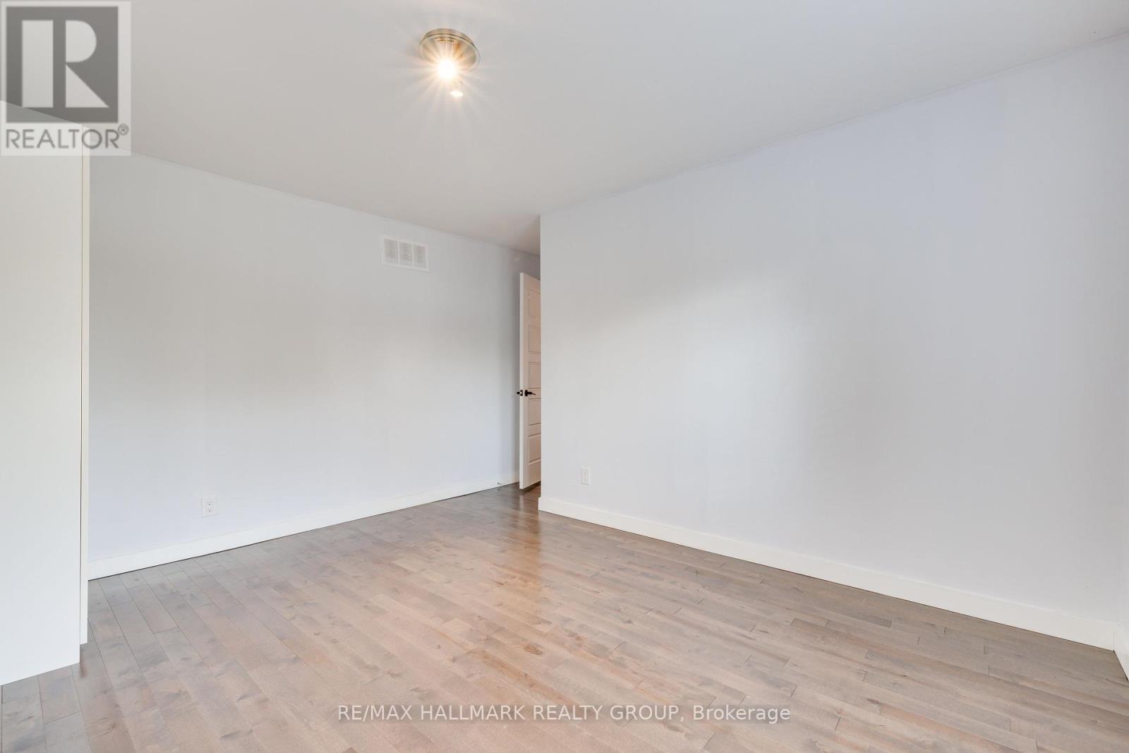 Photo 34 of 900 Wingate Drive, Ottawa ON