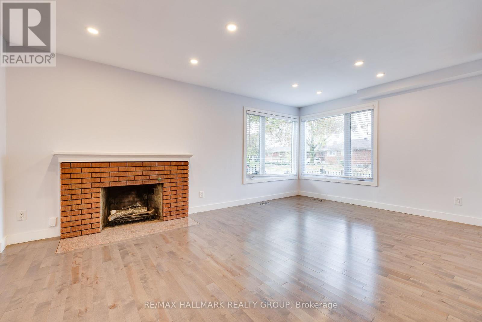 Photo 12 of 900 Wingate Drive, Ottawa ON