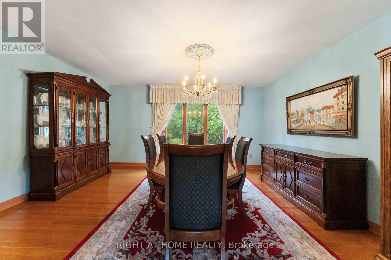Photo 10 of 2 Muirfield Gardens, Ottawa ON