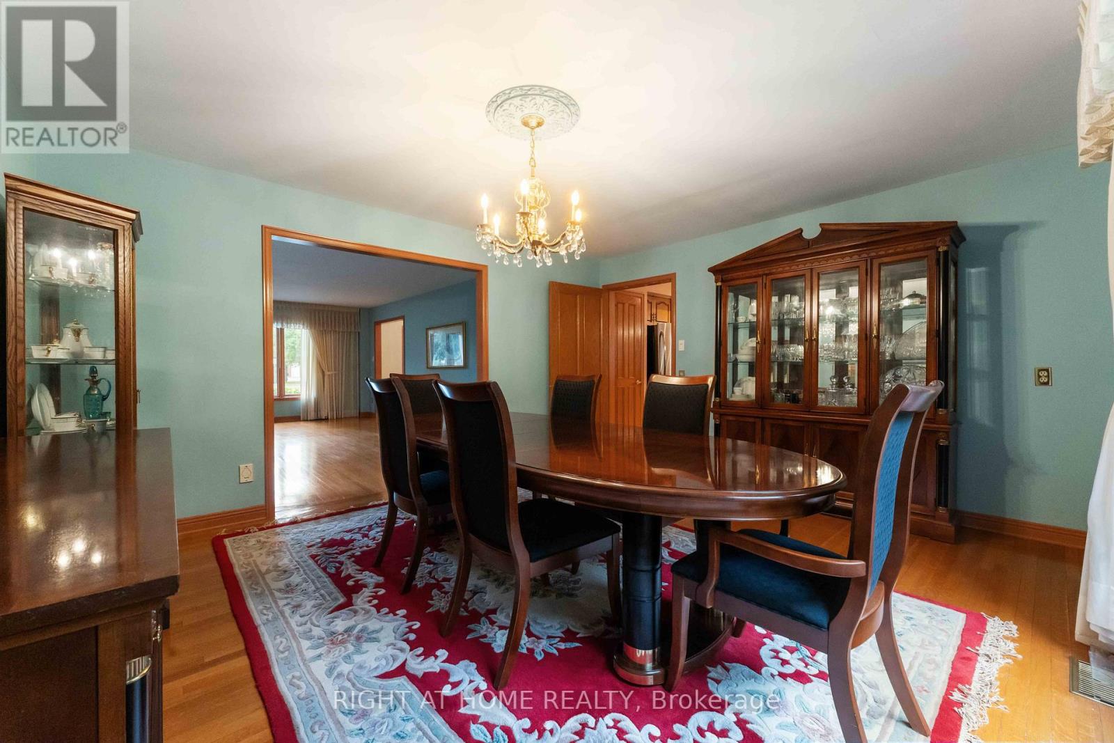 Photo 13 of 2 Muirfield Gardens, Ottawa ON