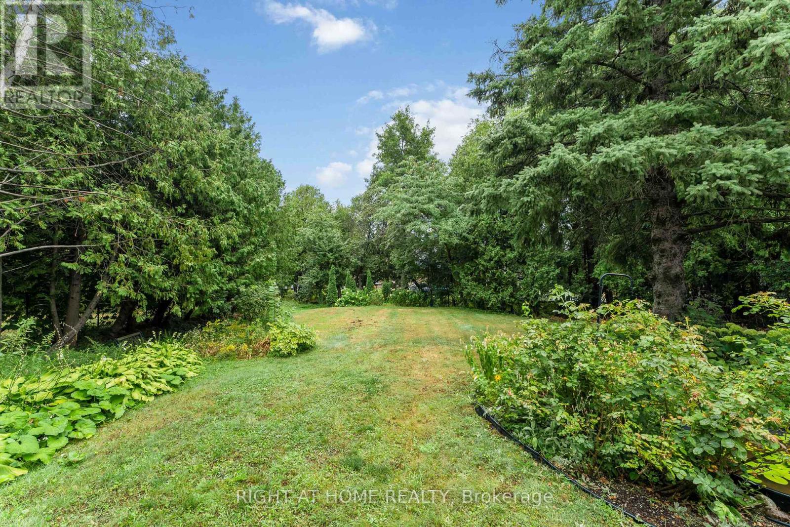 Photo 38 of 2 Muirfield Gardens, Ottawa ON