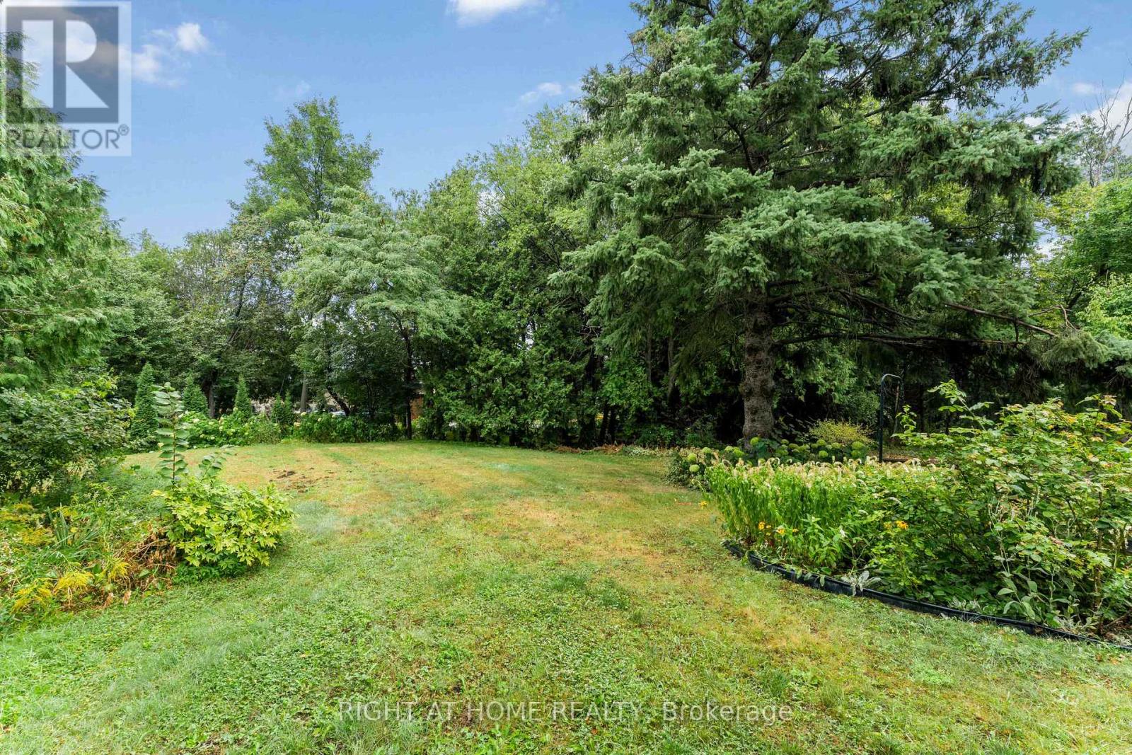 Photo 39 of 2 Muirfield Gardens, Ottawa ON