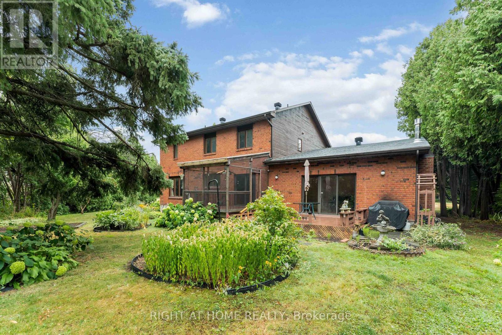 Photo 40 of 2 Muirfield Gardens, Ottawa ON