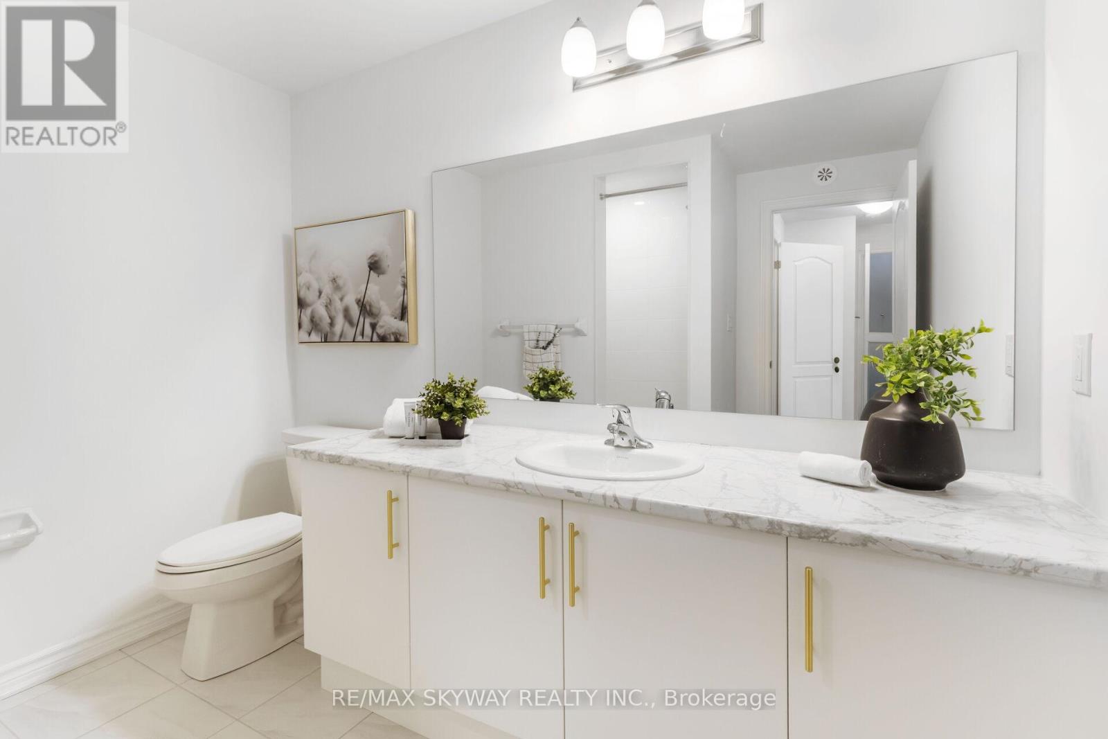 Photo 25 of 26 Springdale Avenue, Caledon ON