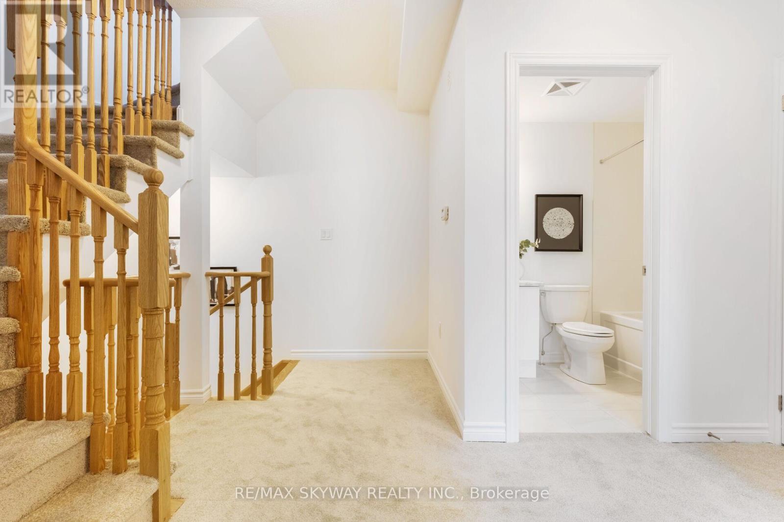 Photo 32 of 26 Springdale Avenue, Caledon ON