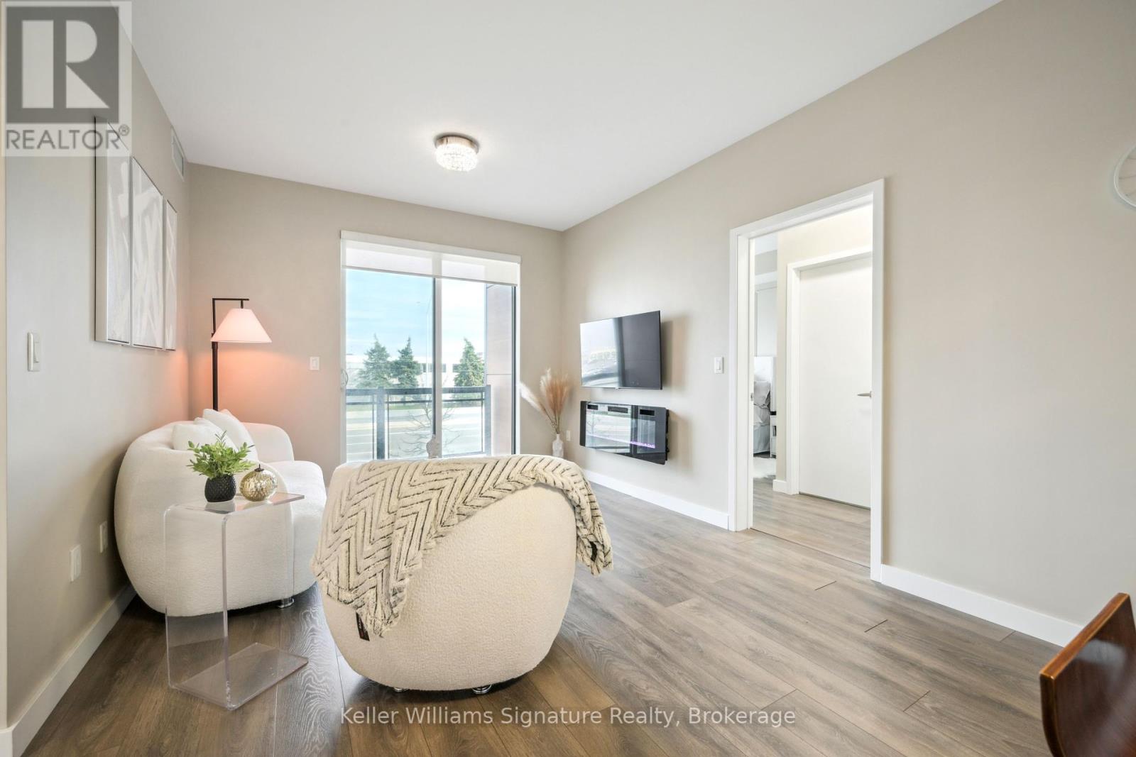 Photo 16 of 219 168 Sabina Drive, Oakville ON
