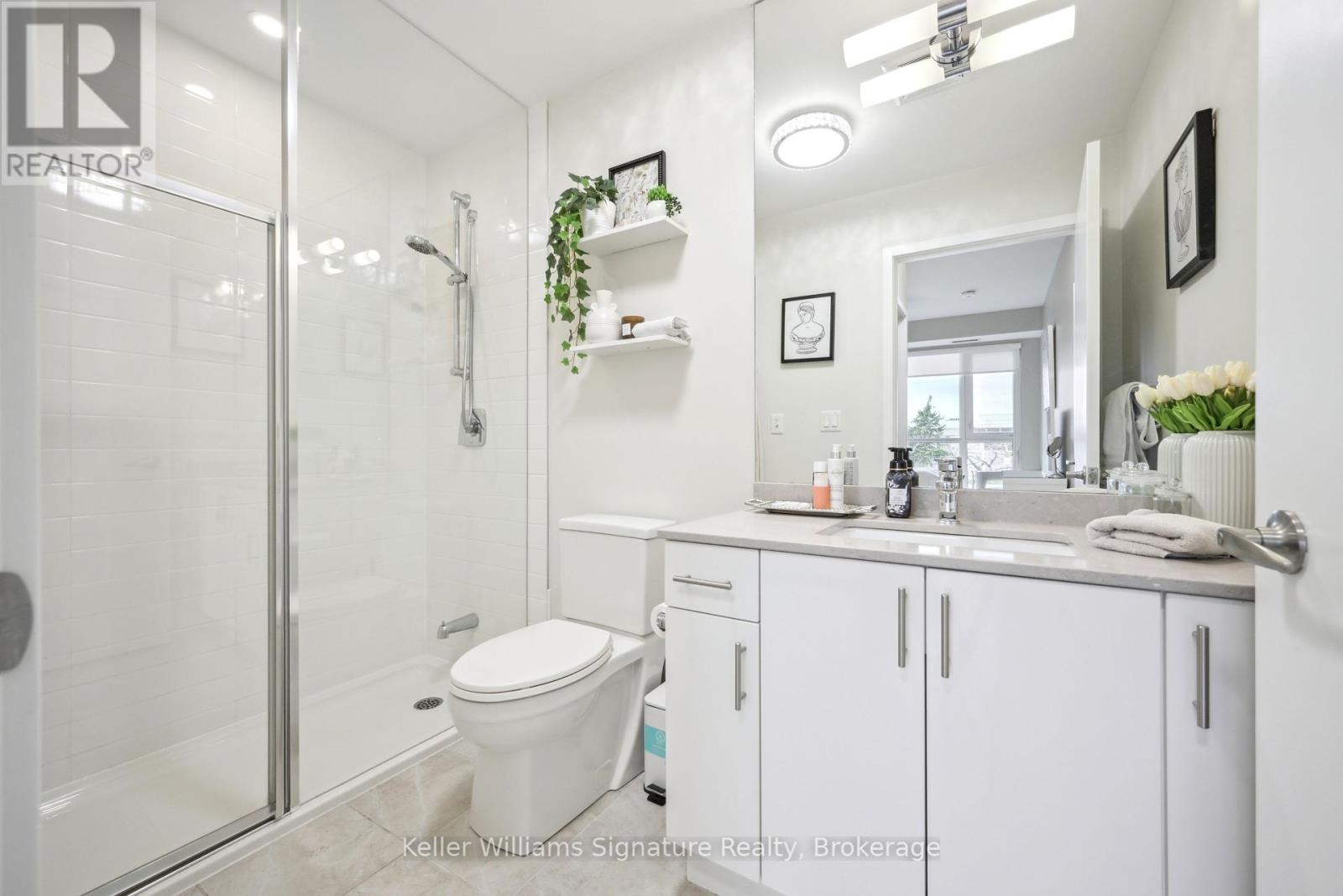Photo 28 of 219 168 Sabina Drive, Oakville ON