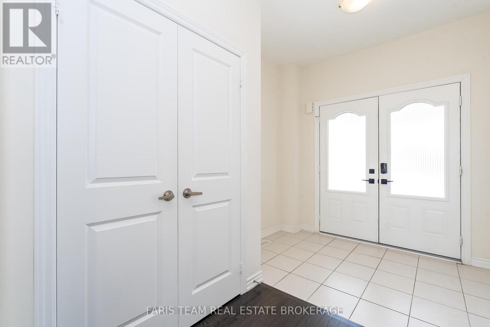 Photo 7 of 175 Muirfield Drive, Barrie ON