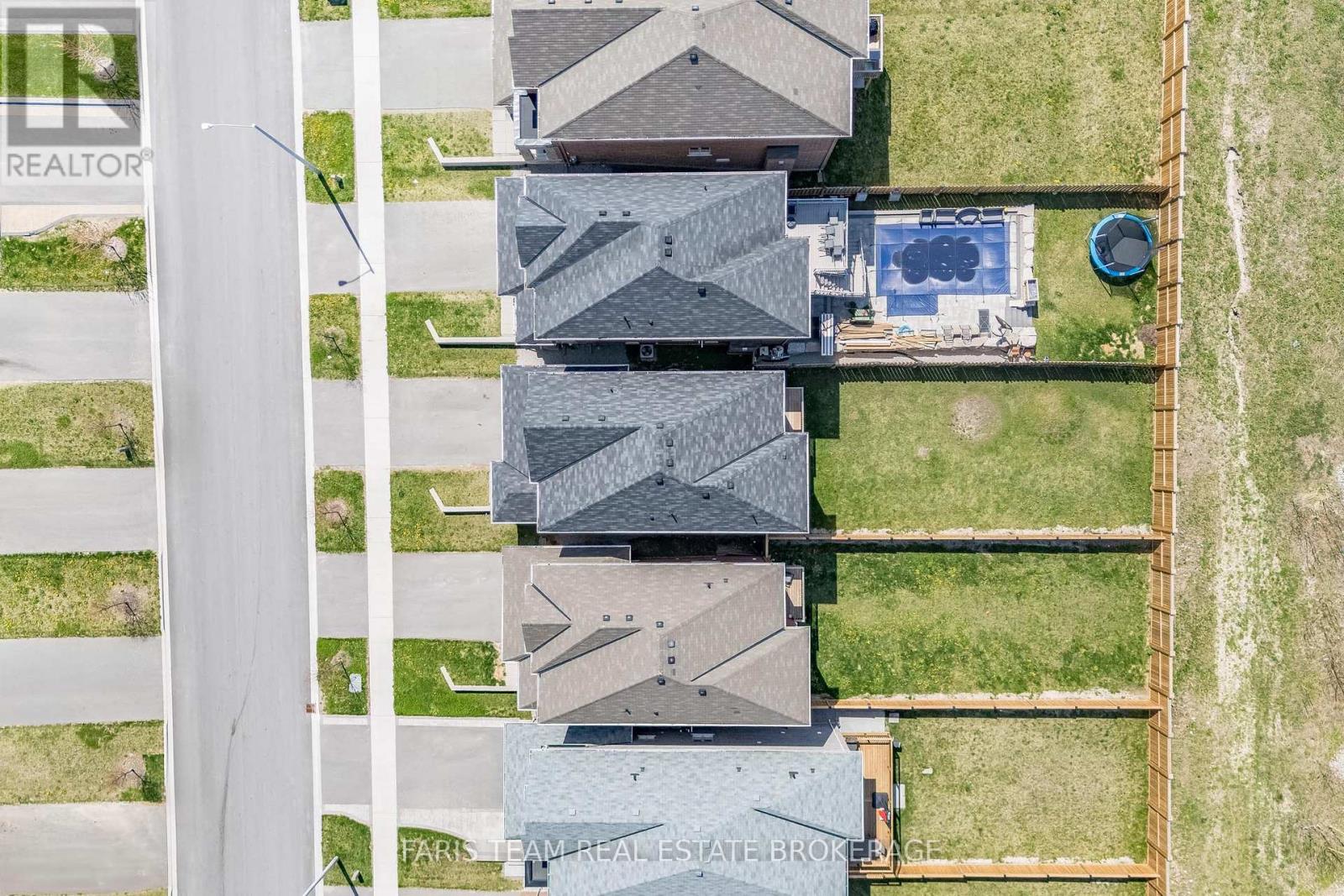 Photo 23 of 175 Muirfield Drive, Barrie ON