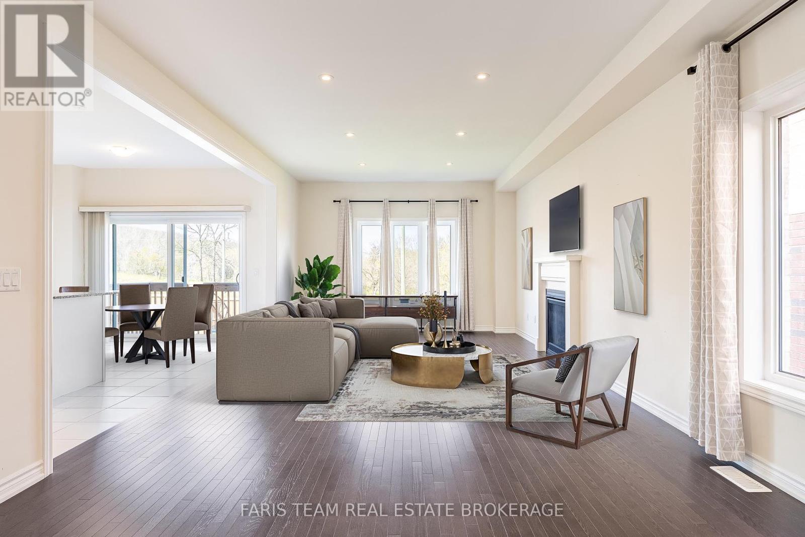 Photo 19 of 175 Muirfield Drive, Barrie ON