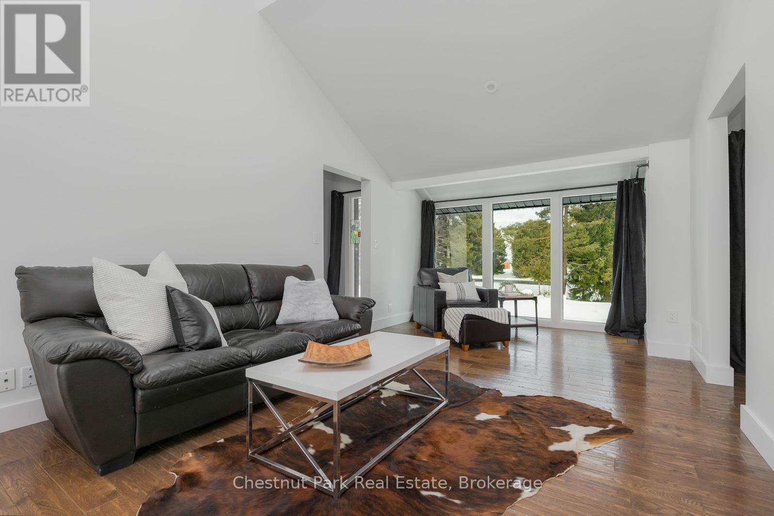 Photo 1 of 2890 Nottawasaga Conc 10 N, Clearview ON