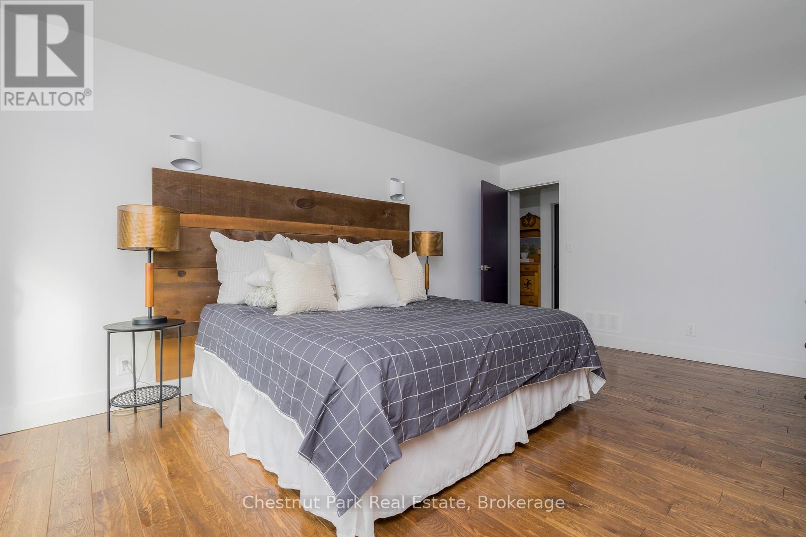 Photo 37 of 2890 Nottawasaga Conc 10 N, Clearview ON