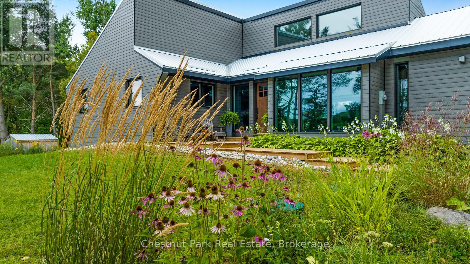 Photo 4 of 2890 Nottawasaga Conc 10 N, Clearview ON