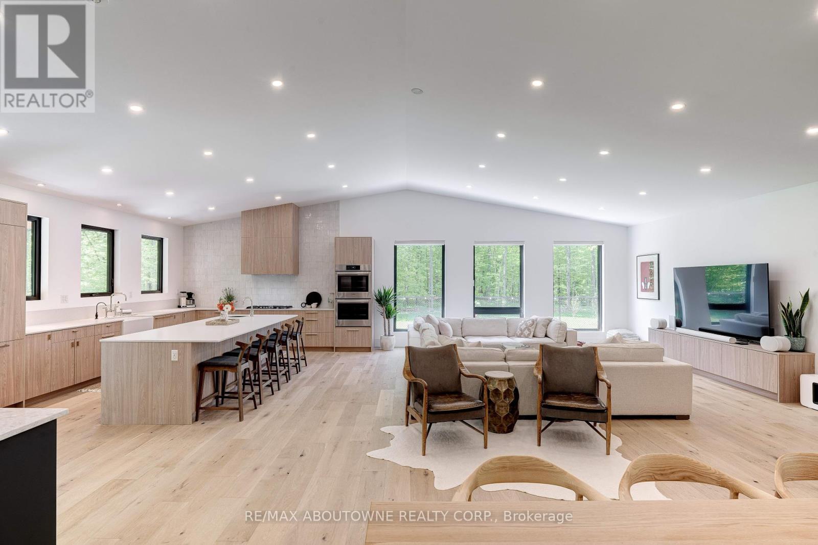 Photo 10 of 295 Allen Road, Grimsby ON