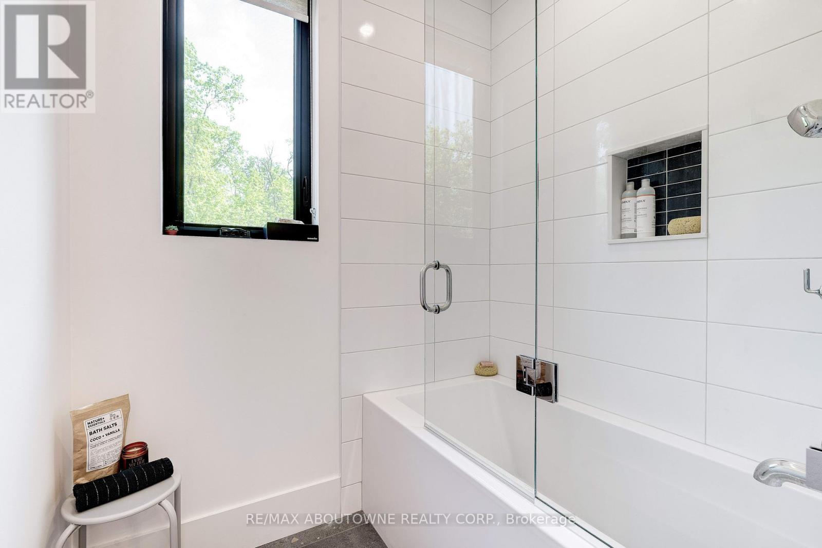 Photo 22 of 295 Allen Road, Grimsby ON