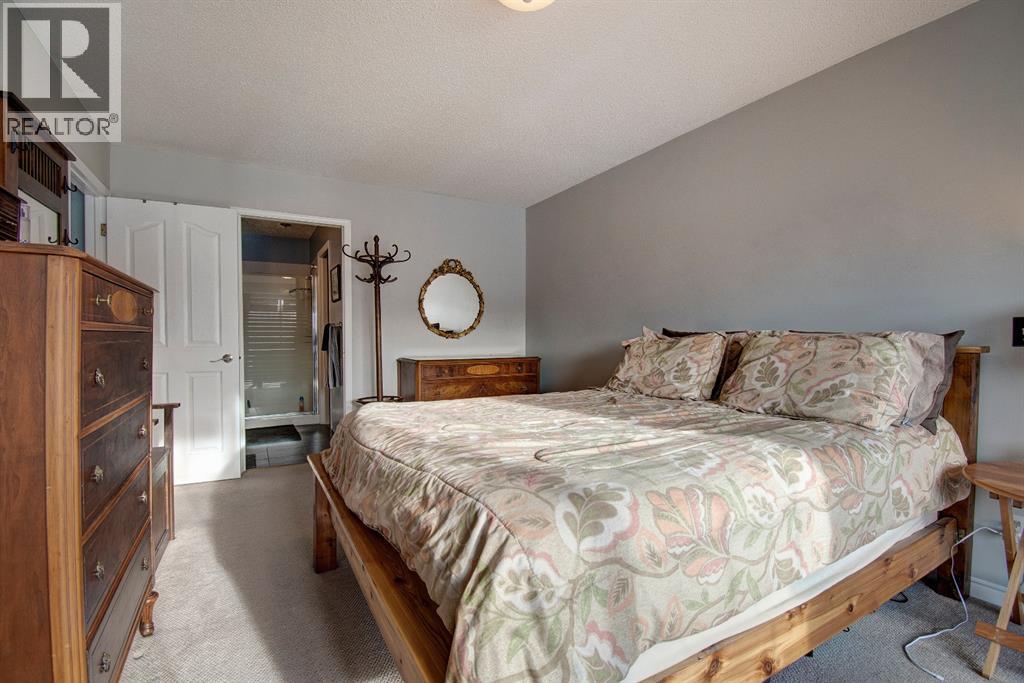Single Family House for Sale in  Harvest Oak Place NE Harvest Hills Calgary 