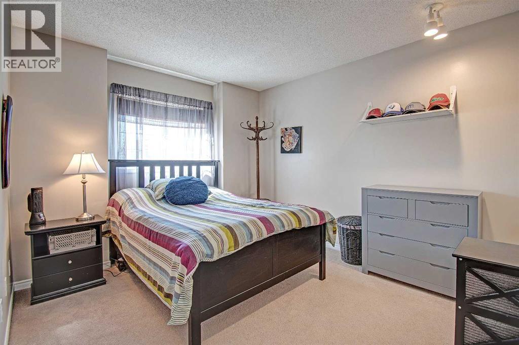 Single Family House for Sale in  Harvest Oak Place NE Harvest Hills Calgary 