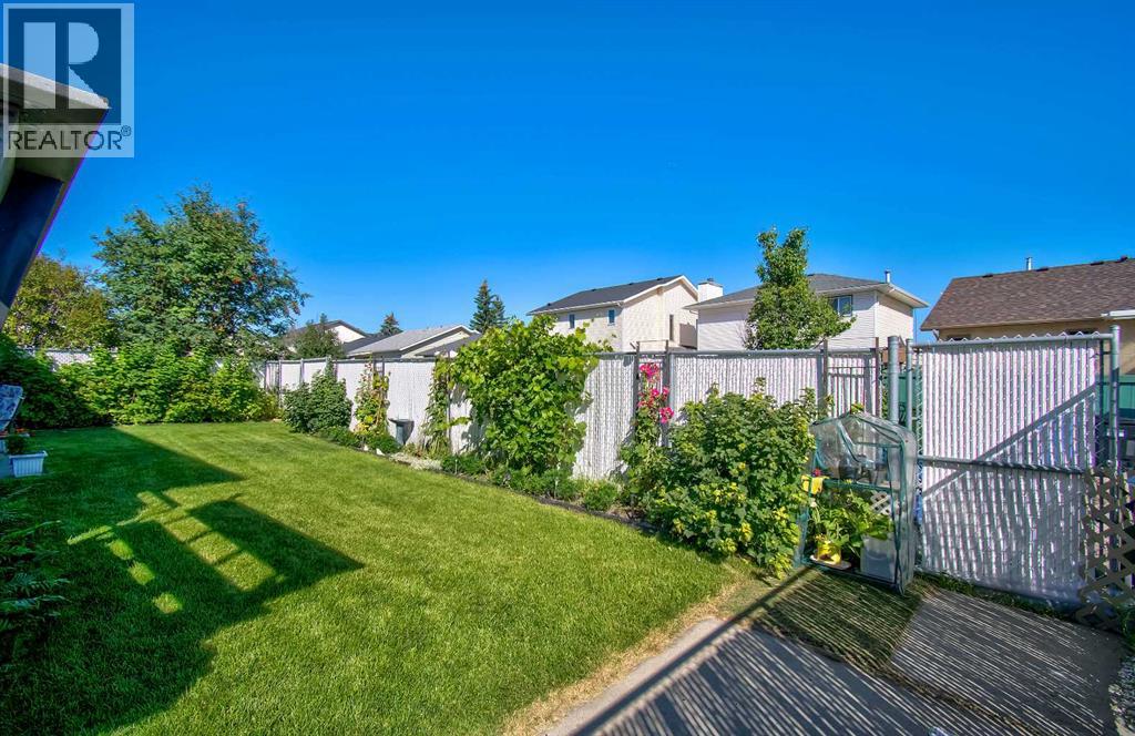 Single Family House for Sale in  Harvest Oak Place NE Harvest Hills Calgary 