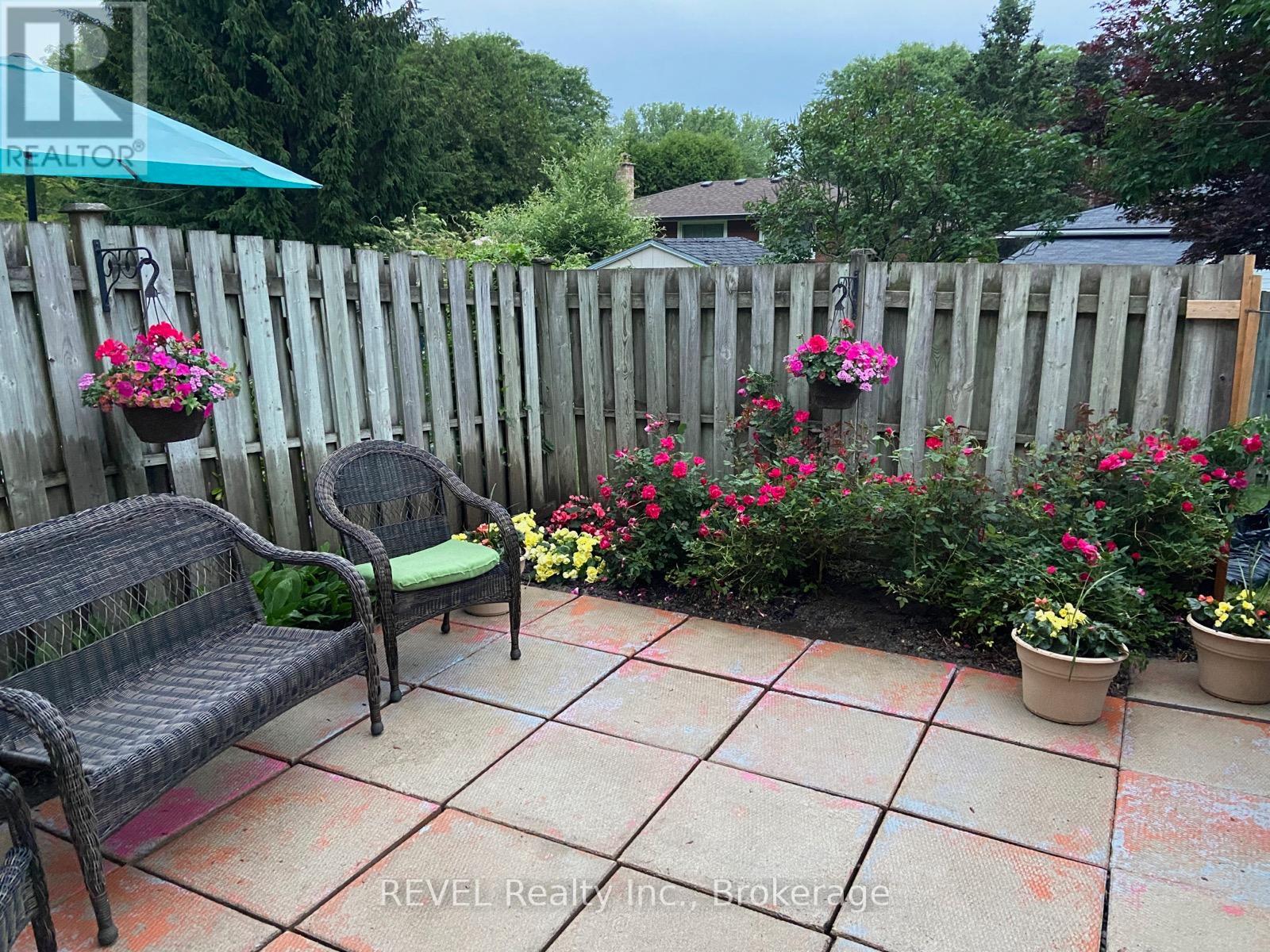 Photo 15 of 12 5815 Swayze Drive, Niagara Falls ON