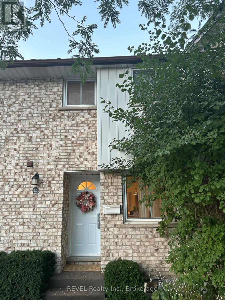 Photo 2 of 12 5815 Swayze Drive, Niagara Falls ON