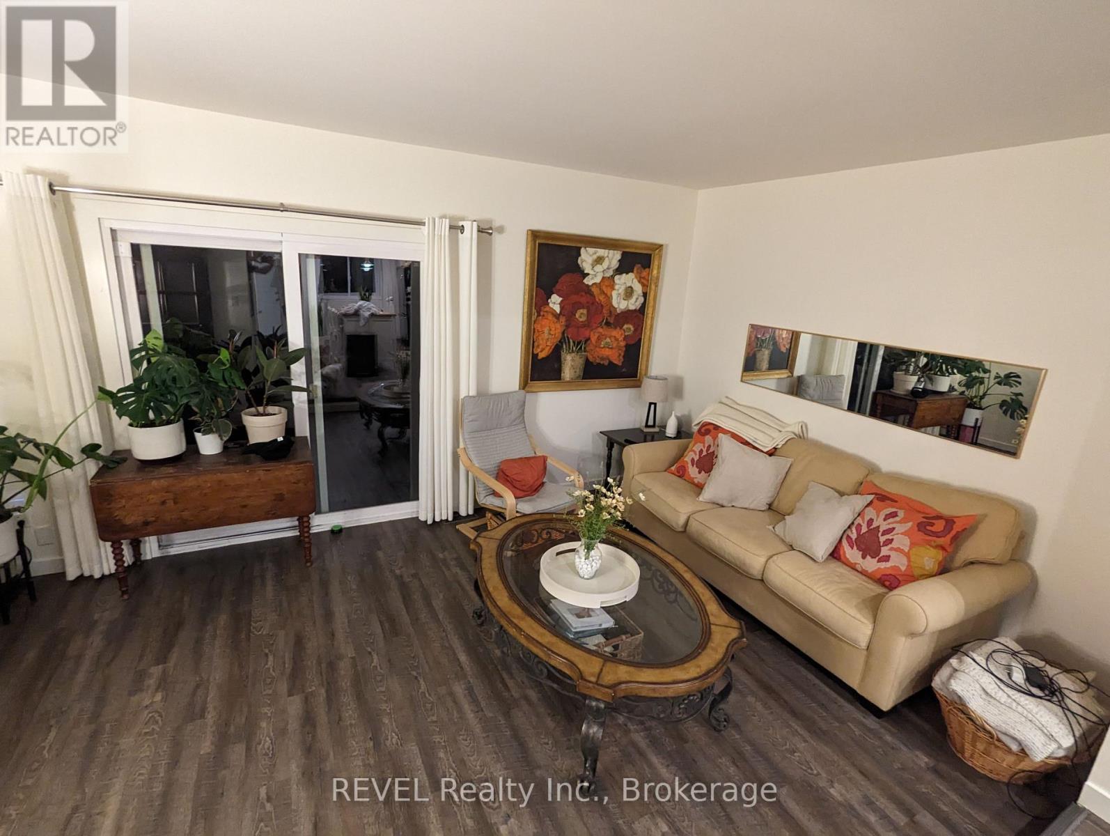 Photo 11 of 12 5815 Swayze Drive, Niagara Falls ON