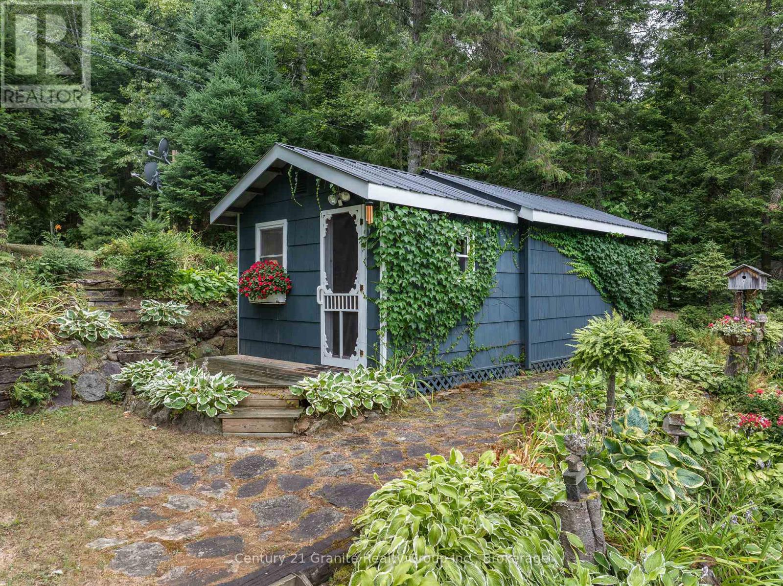 Photo 32 of 1528 Dignan Road, Dysart Et Al ON