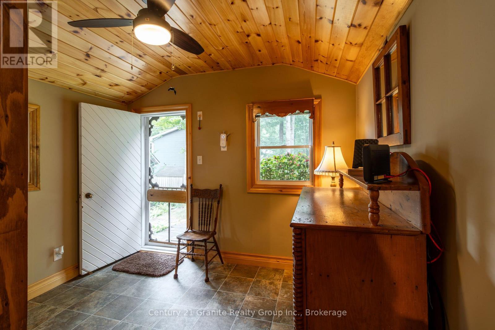 Photo 5 of 1528 Dignan Road, Dysart Et Al ON