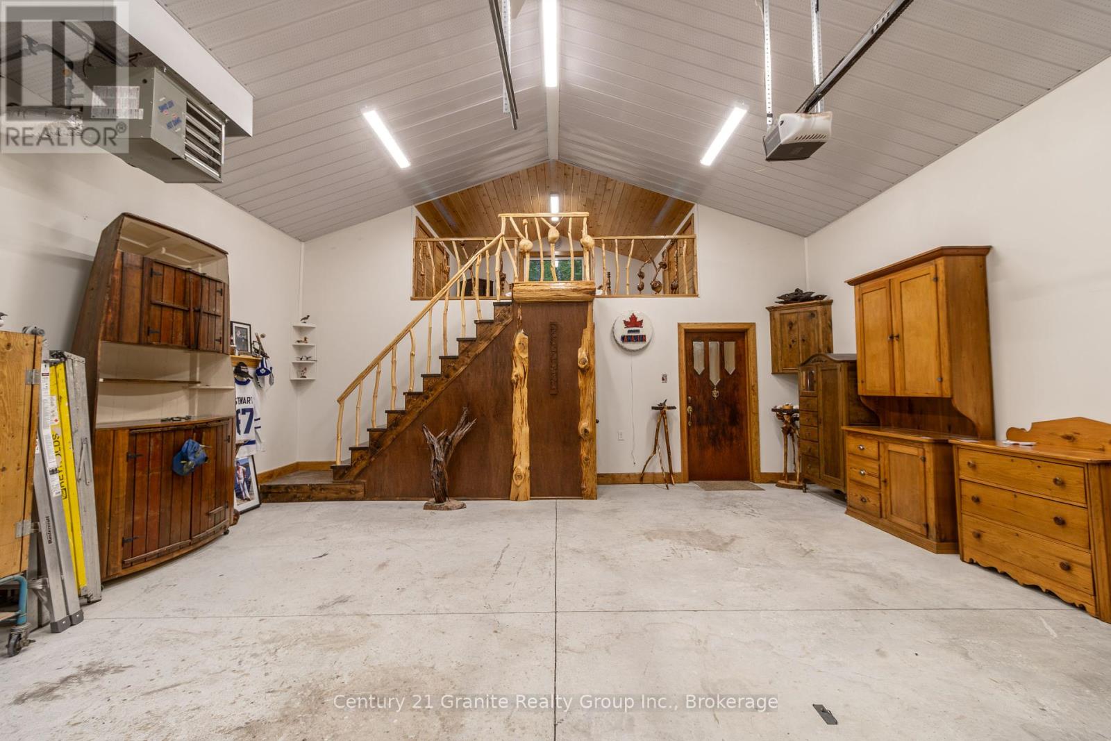 Photo 23 of 1528 Dignan Road, Dysart Et Al ON