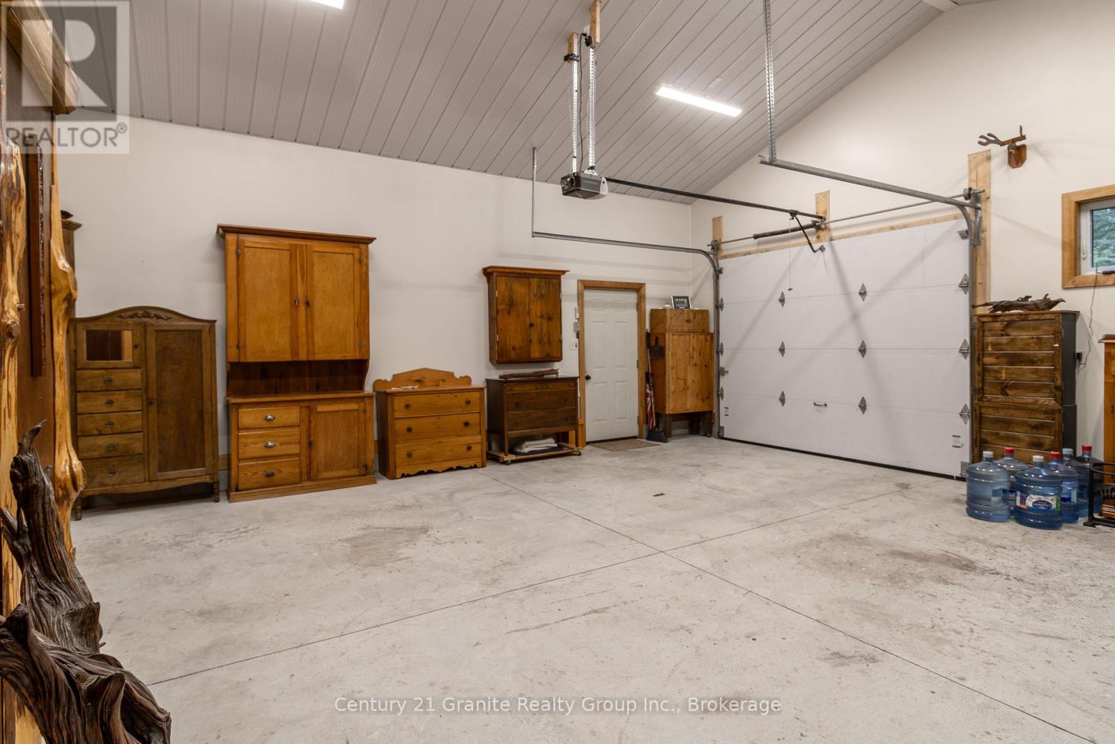 Photo 22 of 1528 Dignan Road, Dysart Et Al ON