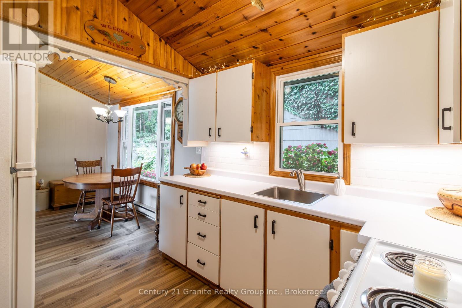Photo 9 of 1528 Dignan Road, Dysart Et Al ON