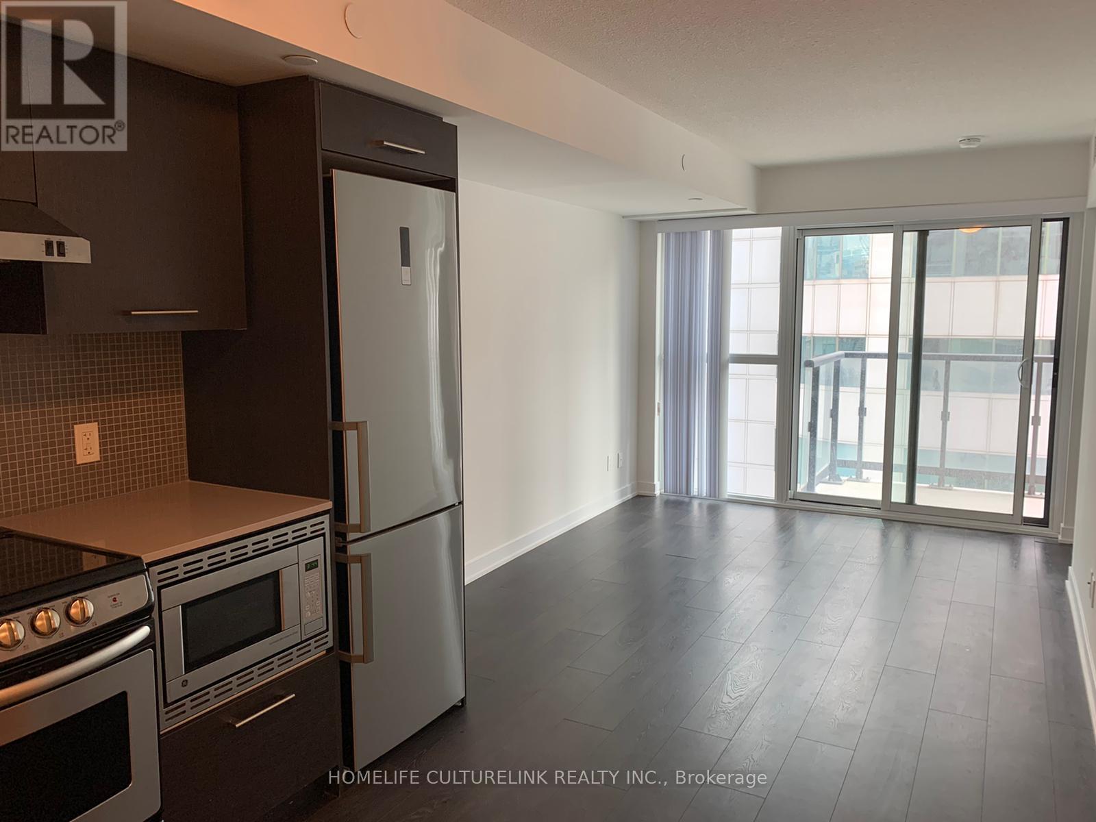 Photo 6 of 818 87 Peter Street, Toronto ON