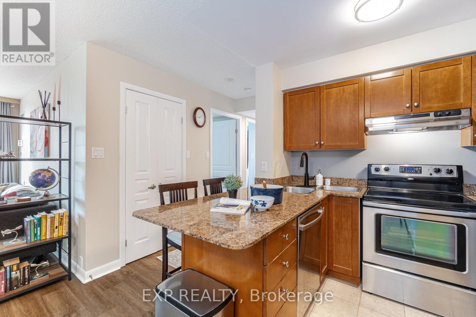 Photo 5 of 566 313 Richmond Street E, Toronto ON