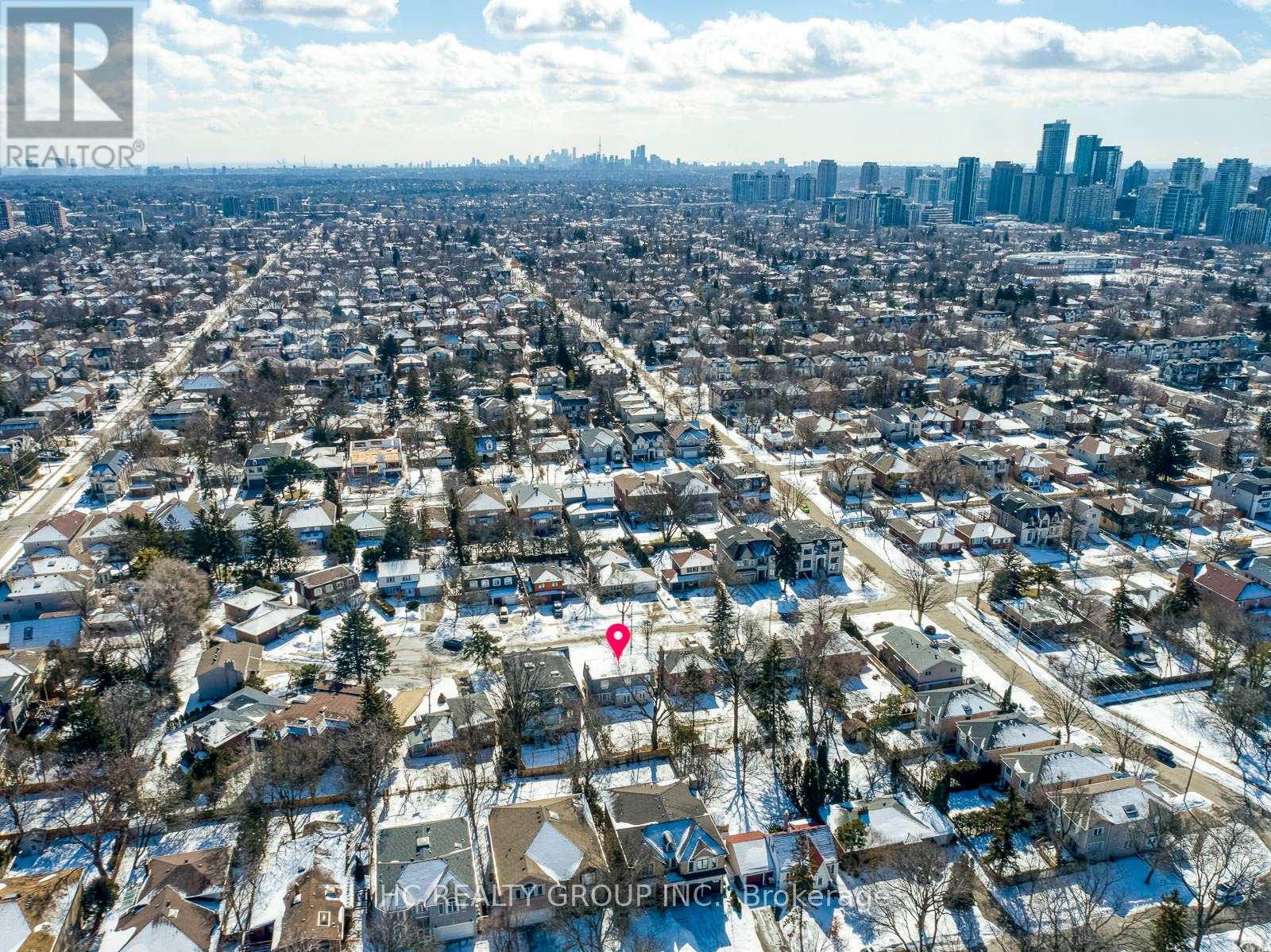 Photo 21 of 10 Waring Court, Toronto ON