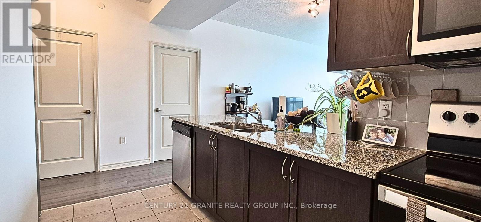 Photo 8 of 1719 349 Rathburn Road, Mississauga ON