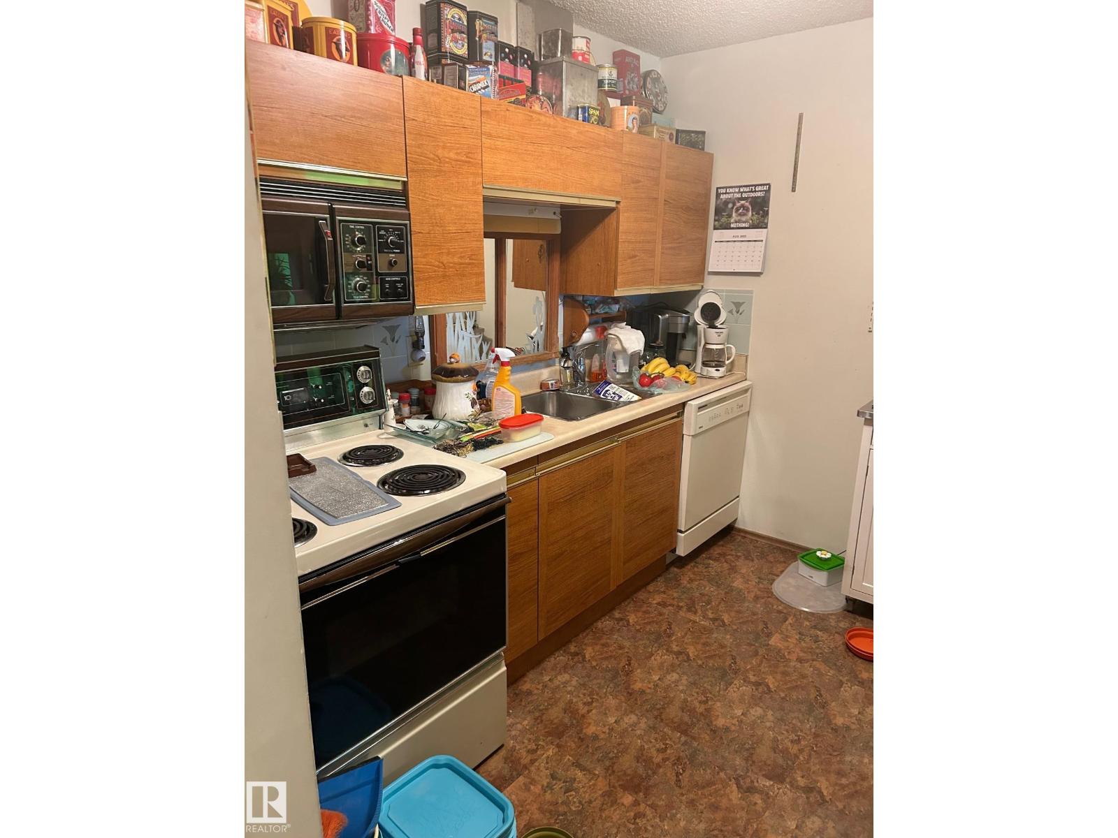 Photo 6 of 401 10743 107 St Nw, Edmonton AB