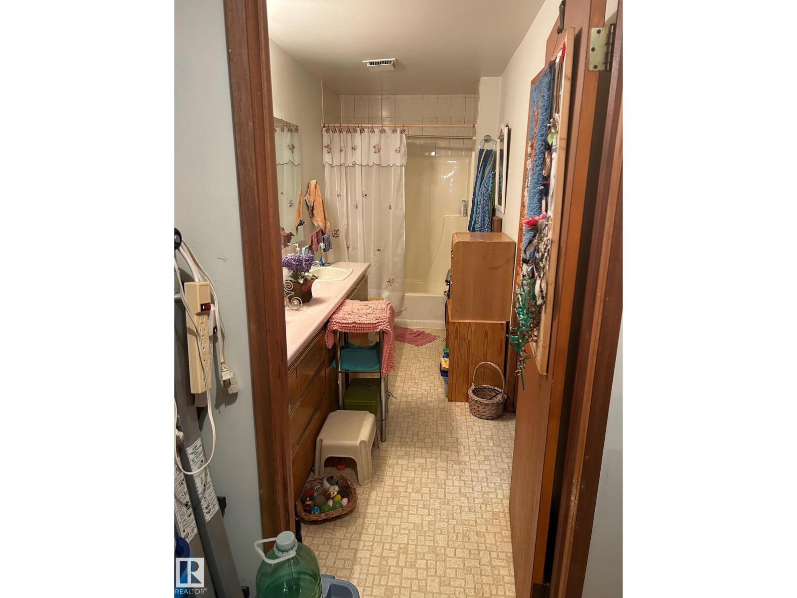 Photo 4 of 401 10743 107 St Nw, Edmonton AB