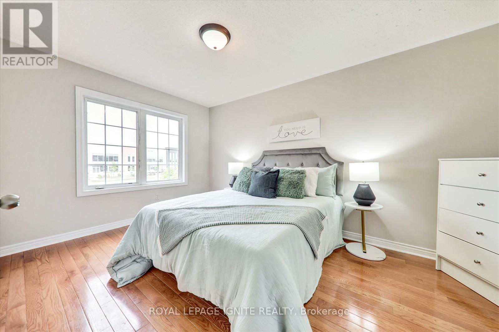Photo 20 of 121 Flycatcher Avenue, Toronto ON