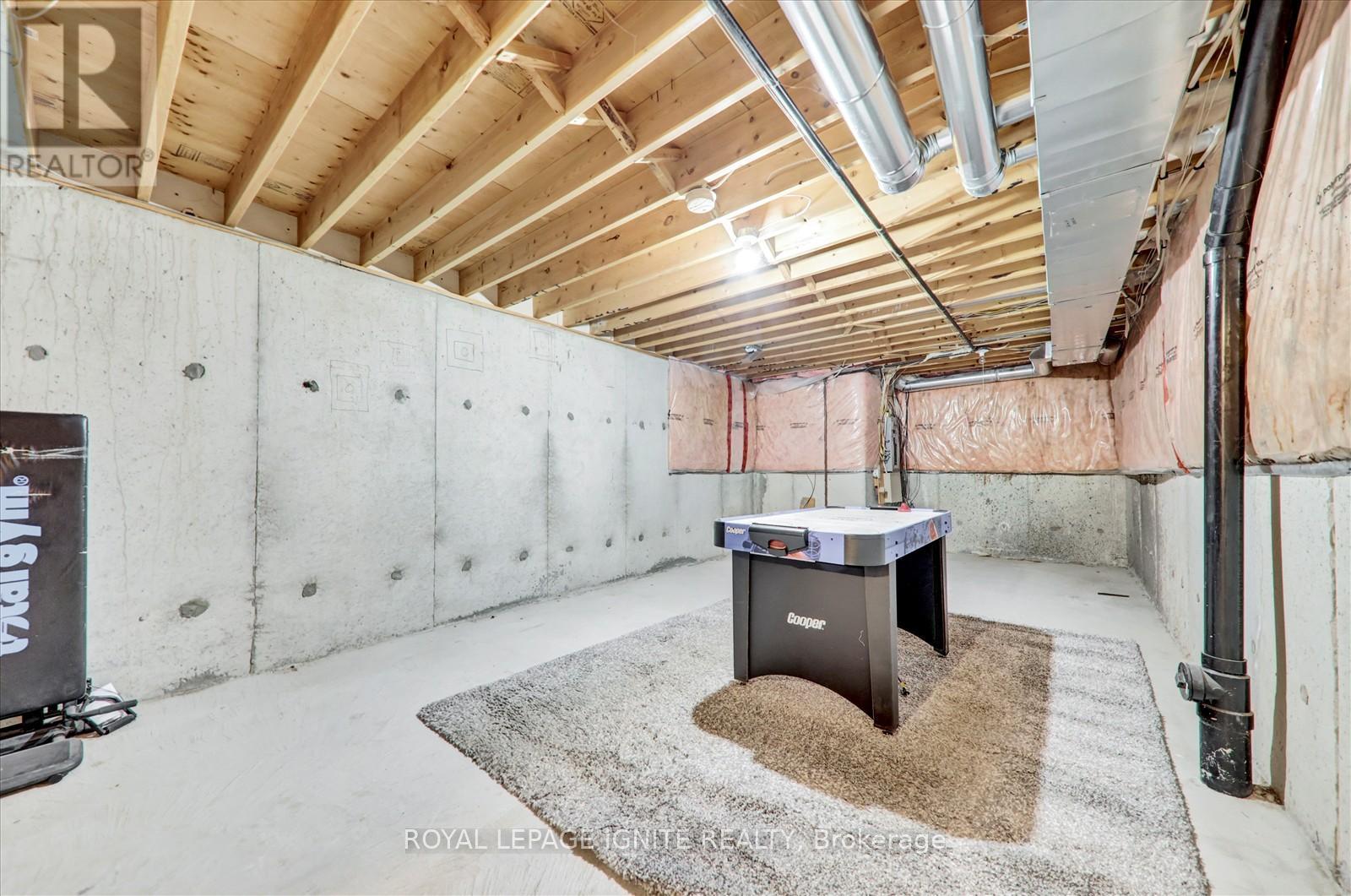 Photo 26 of 121 Flycatcher Avenue, Toronto ON