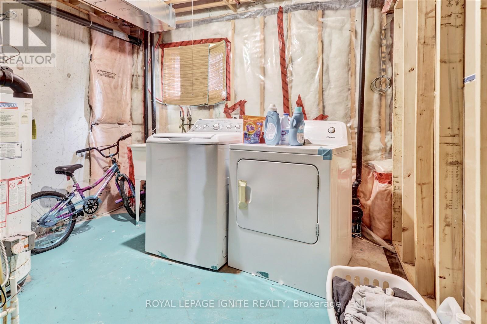 Photo 25 of 121 Flycatcher Avenue, Toronto ON