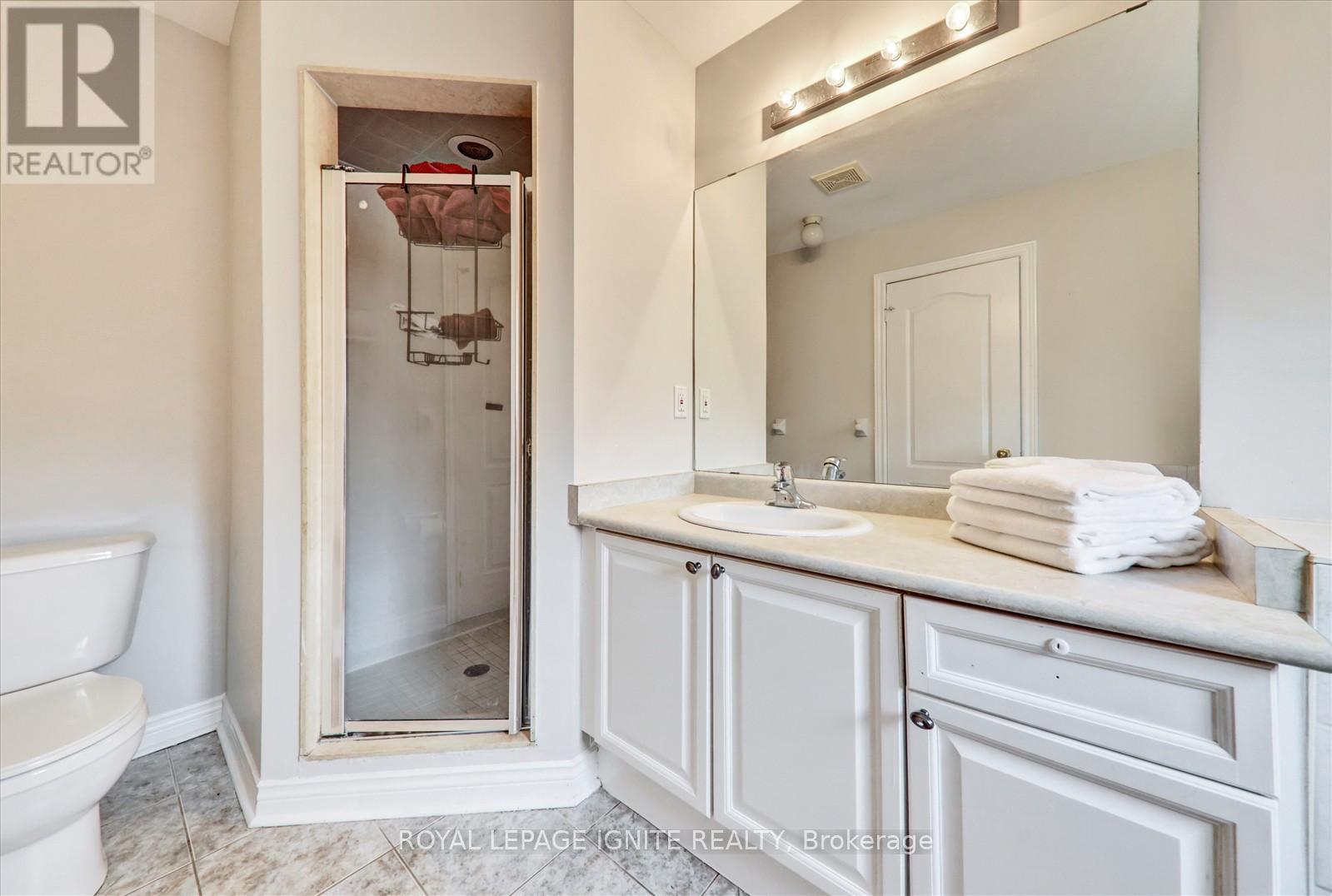 Photo 19 of 121 Flycatcher Avenue, Toronto ON