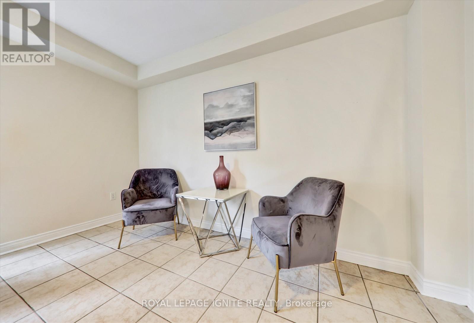 Photo 8 of 121 Flycatcher Avenue, Toronto ON