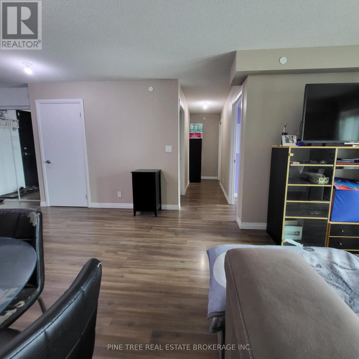 Photo 16 of 701 2150 Lawrence Avenue E, Toronto ON